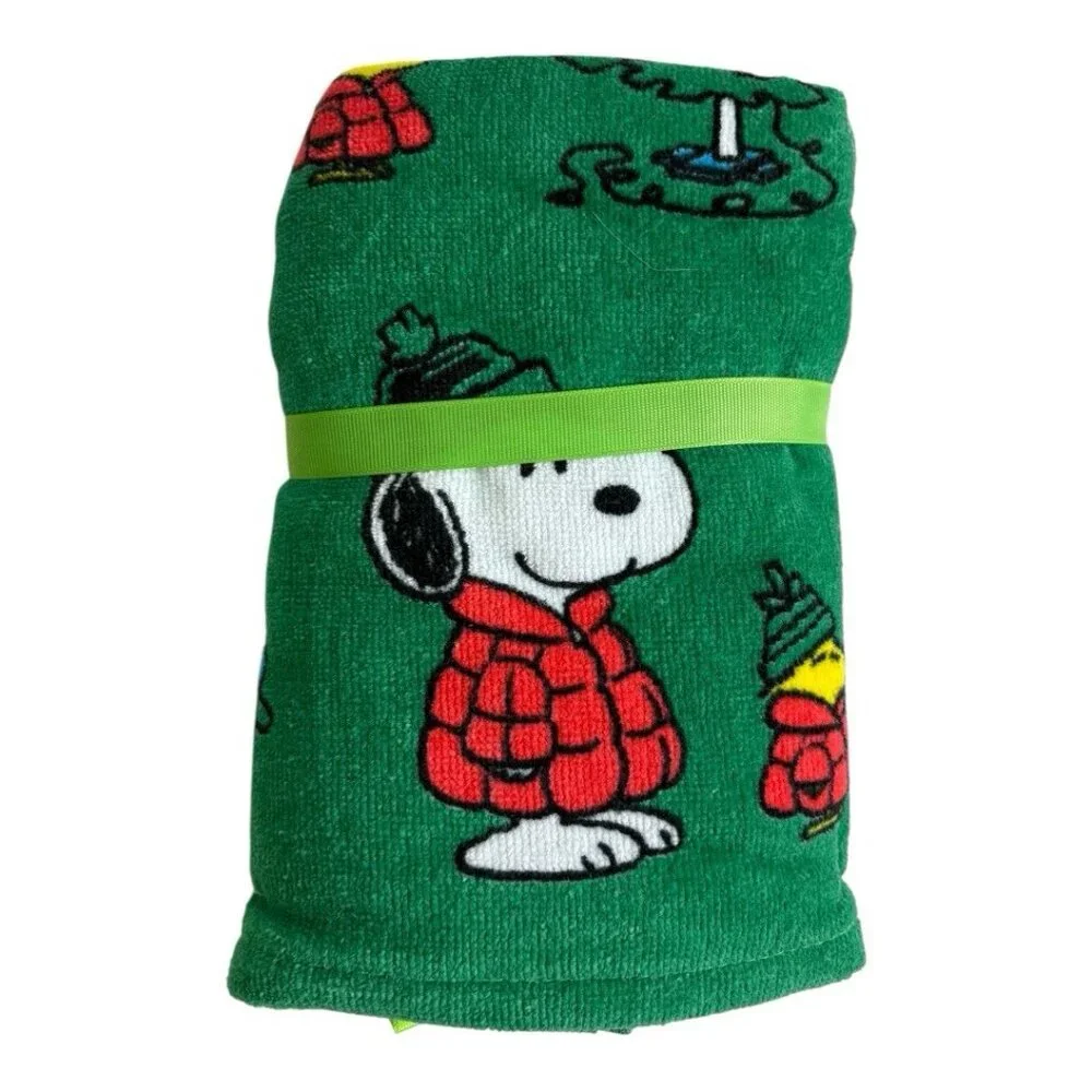Peanuts Snoopy Puffer Jacket Christmas Theme 2 Pack Hand Towel 16in x 28in NEW